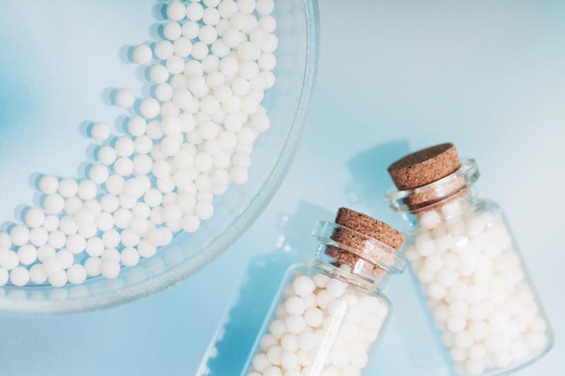 Tinnitus mit Homöopathie behandeln Tinnitus mit Homöopathie behandeln